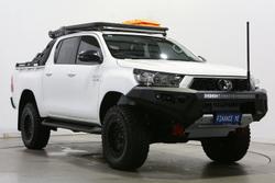 2025 Toyota Hilux SR