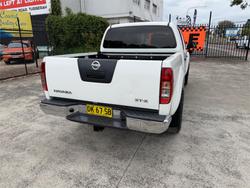 2010 NISSAN NAVARA ST-X (4x4)