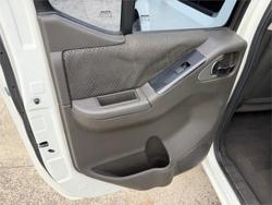 2010 NISSAN NAVARA ST-X (4x4)