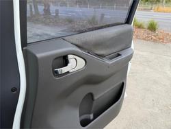 2010 NISSAN NAVARA ST-X (4x4)