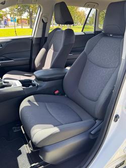 2019 Toyota RAV4 GXL AXAH52R Glacier White