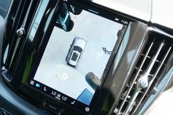 2022 Volvo XC60 B6 R-Design