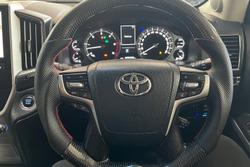 2017 Toyota Landcruiser VX