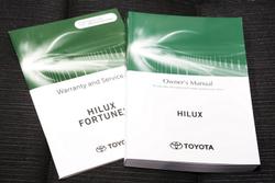 2025 Toyota Hilux SR