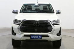 2020 Toyota Hilux SR5