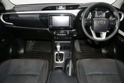 2020 Toyota Hilux SR5