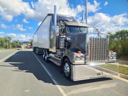 2017 Kenworth T909