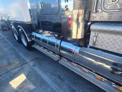 2017 Kenworth T909