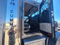 2017 Kenworth T909