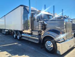 2017 Kenworth T909
