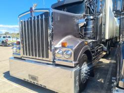 2017 Kenworth T909