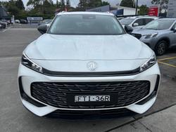 2025 MG HS Essence