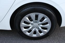 2021 Kia Cerato S BD MY22 Clear White