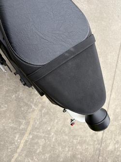 2024 Yamaha XSR700 WHITE/BLAC