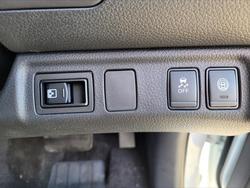 2025 NISSAN D23 ST NAVARA 4X4 2.3 DSL AUTO DC ST WHITE PEARL