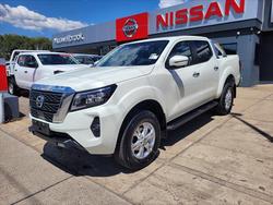 2025 NISSAN D23 ST NAVARA 4X4 2.3 DSL AUTO DC ST WHITE PEARL