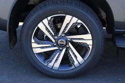 2025 Isuzu MU-X LS-T