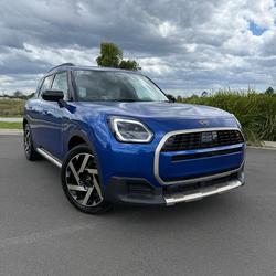 2024 MINI Countryman S Favoured