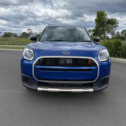 2024 MINI Countryman S Favoured