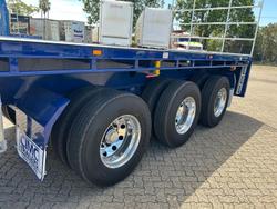 2025 CIMC 45' / 13.7M Flat Top B Trailer, In Brisbane Blue