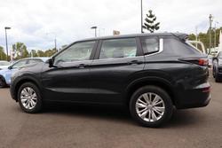 2025 Mitsubishi Outlander ES