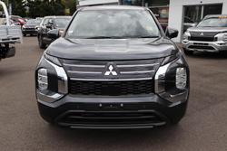 2025 Mitsubishi Outlander ES