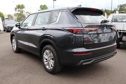 2025 Mitsubishi Outlander ES