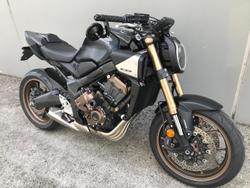 2025 Honda
CB650R E-Clutch