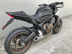 2025 Honda
CB650R E-Clutch