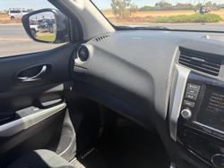 2021 Nissan Navara ST-X