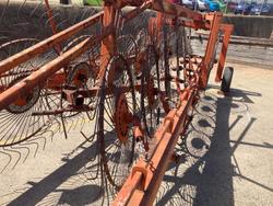 1990 Taege 12 Wheel Rake