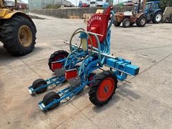 2010 Monosem MS Vegetable Planter