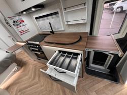 2025 Avan Ovation M11