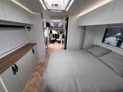 2025 Avan Ovation M11