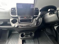 2025 Avan Ovation M11