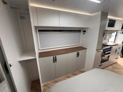 2025 Avan Ovation M11