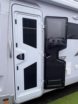 2025 Avan Ovation M11