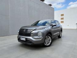 2022 Mitsubishi Outlander ES