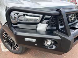 2025 Toyota Hilux SR5 48V