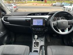 2025 Toyota Hilux SR5 48V GUN126R 4X4 Dual Range Frosted White