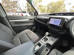 2025 Toyota Hilux SR5 48V GUN126R 4X4 Dual Range Frosted White