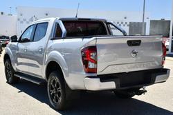 2022 Nissan Navara ST