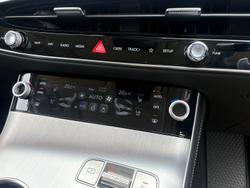 2024 Genesis GV70 2.5T SIGNATURE