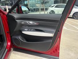 2024 Genesis GV70 2.5T SIGNATURE