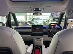 2025 Volkswagen ID. Buzz Pro BEV560