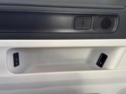 2025 Volkswagen ID. Buzz Pro BEV560