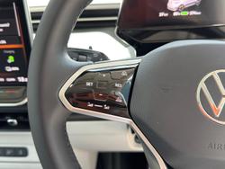 2025 Volkswagen ID. Buzz Pro BEV560