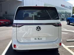 2025 Volkswagen ID. Buzz Pro BEV560