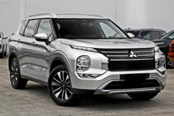 2025 Mitsubishi Outlander LS