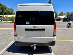 2022 Toyota Hiace Commuter